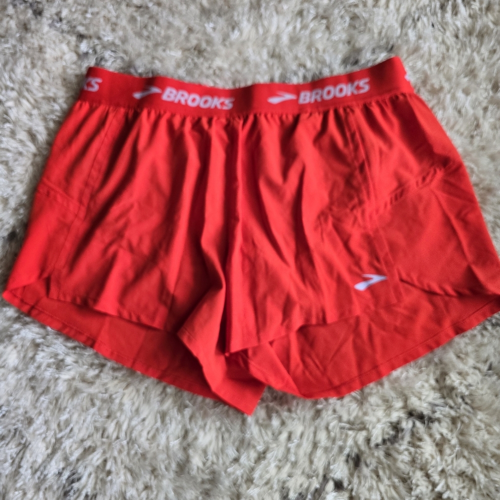 Brooks Red Women's Chaser 3" Shorts